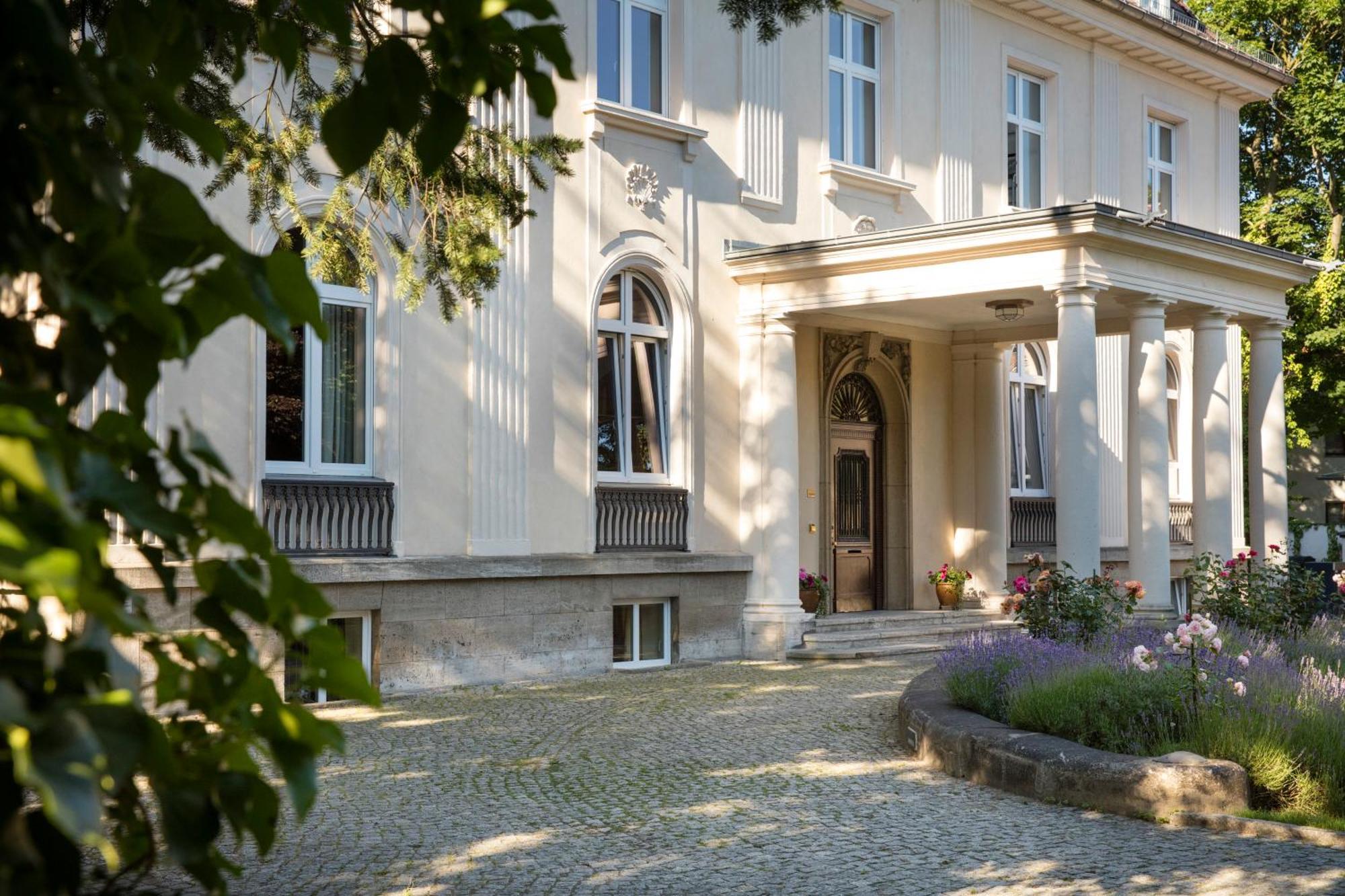 Europaeische Akademie Берлин